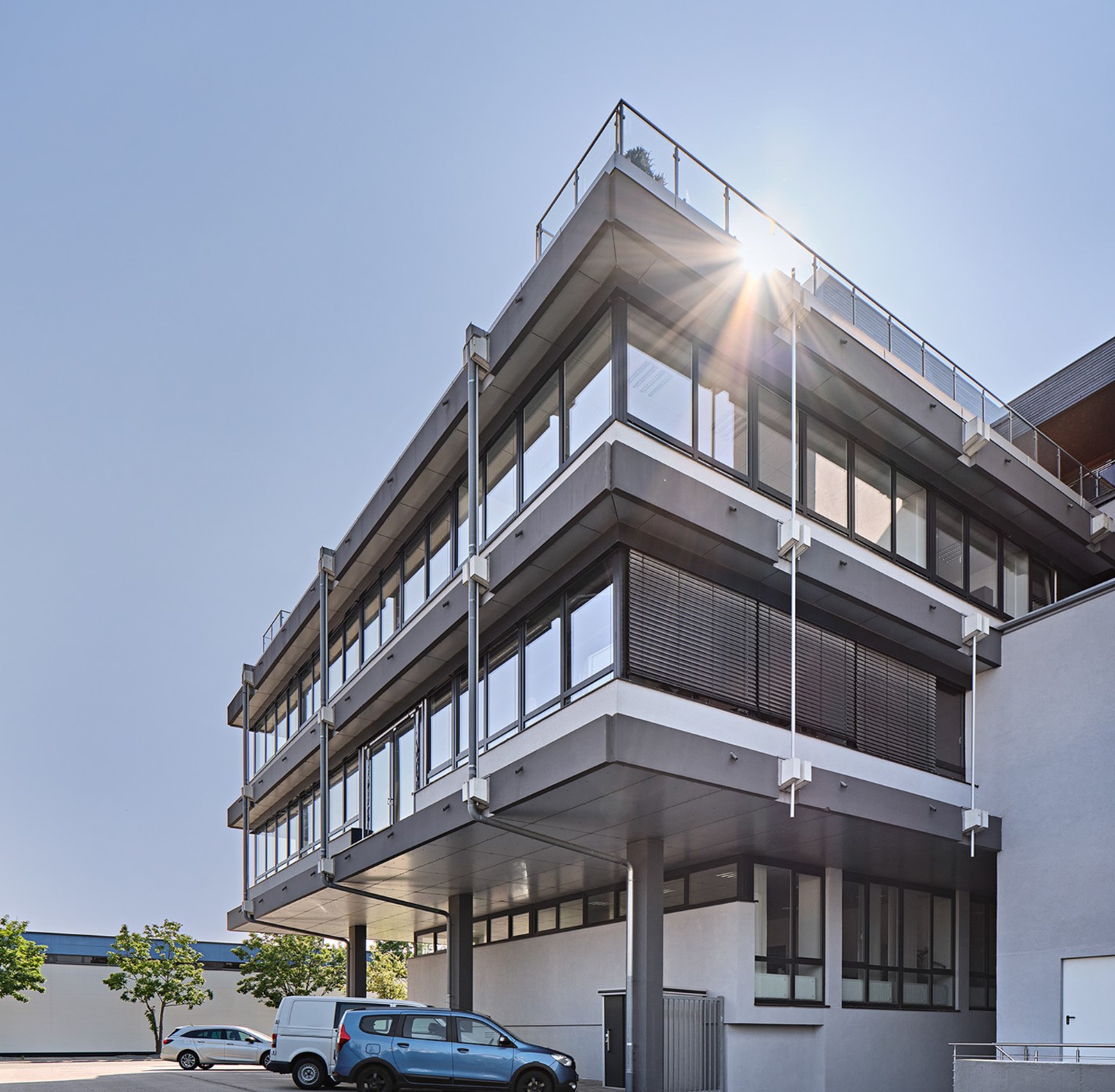 Oskar-von-Miller-Straße 1, Eching